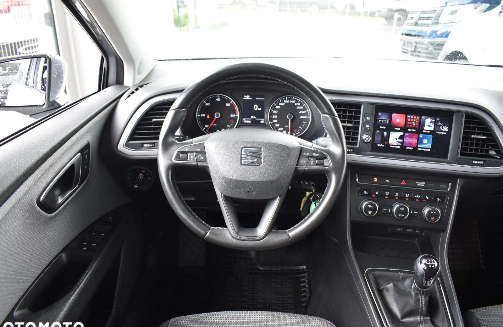 Seat Leon cena 58900 przebieg: 127379, rok produkcji 2019 z Poznań małe 407